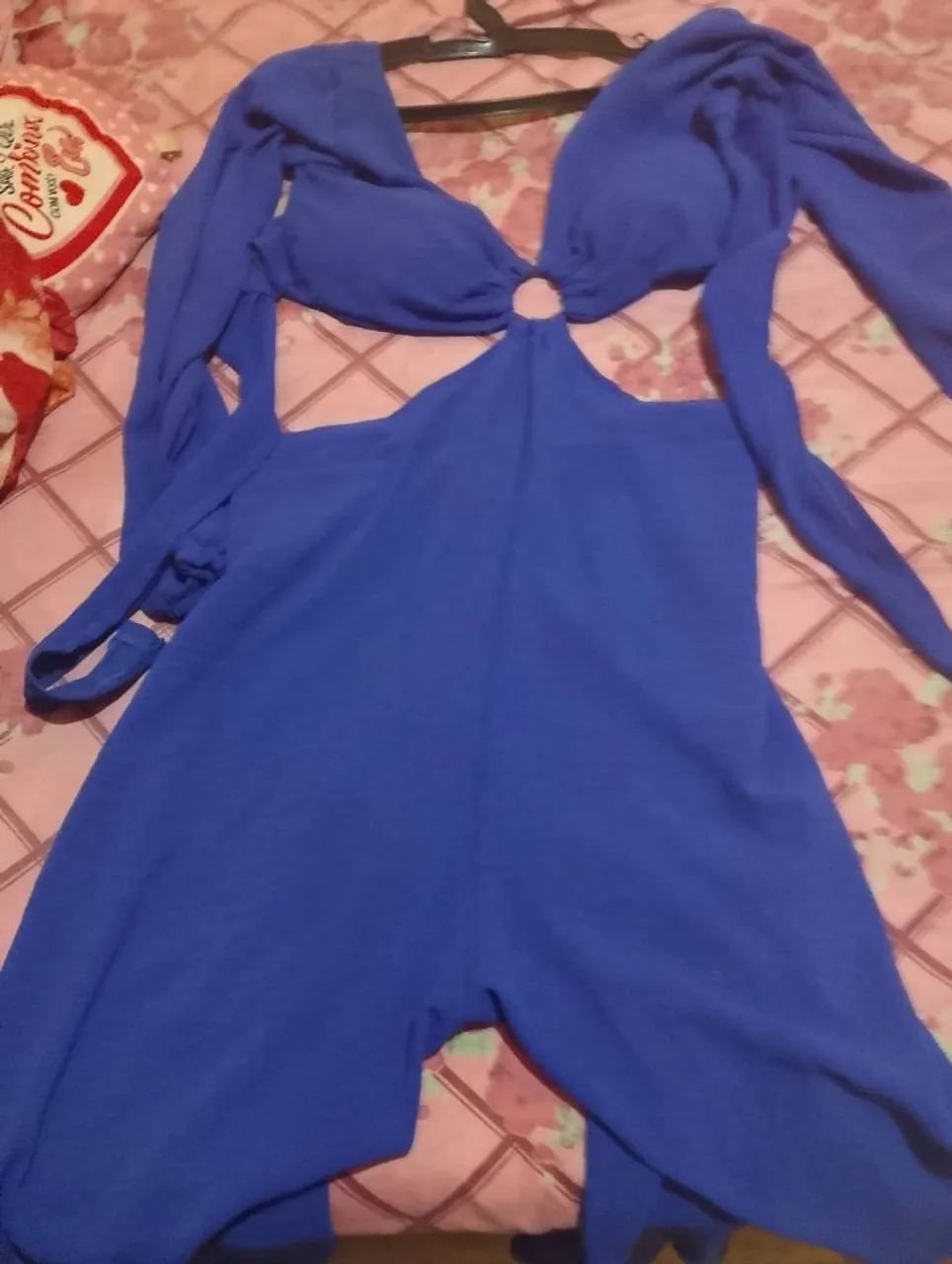 Macacão Azul Elegante com Detalhes