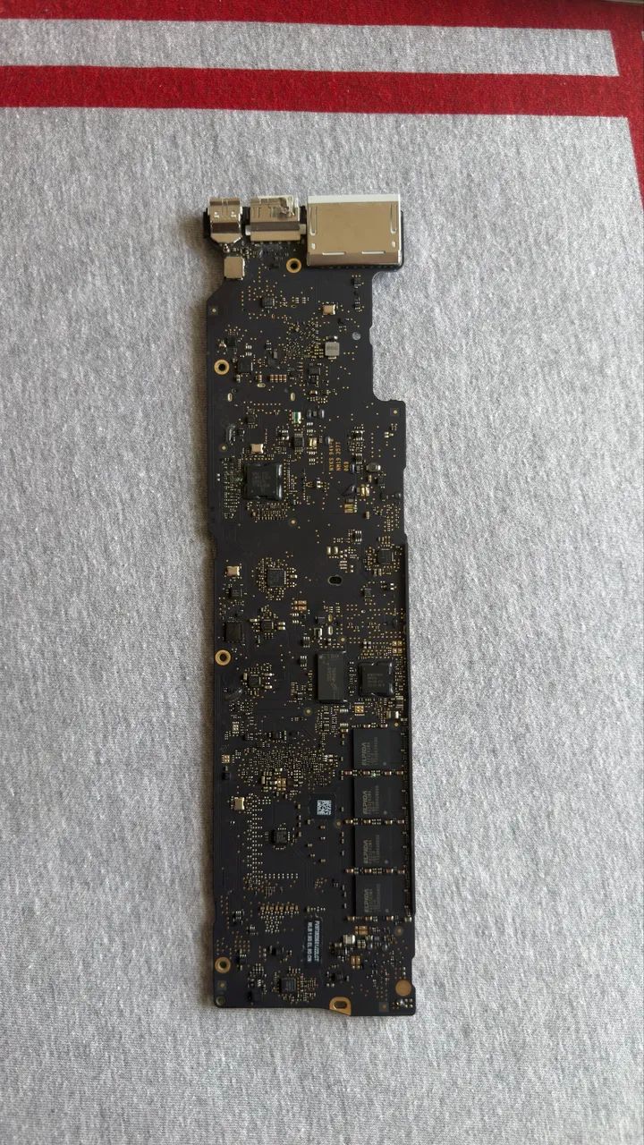 placa lógica apple macbook air a1466 com defeito - Foto 3