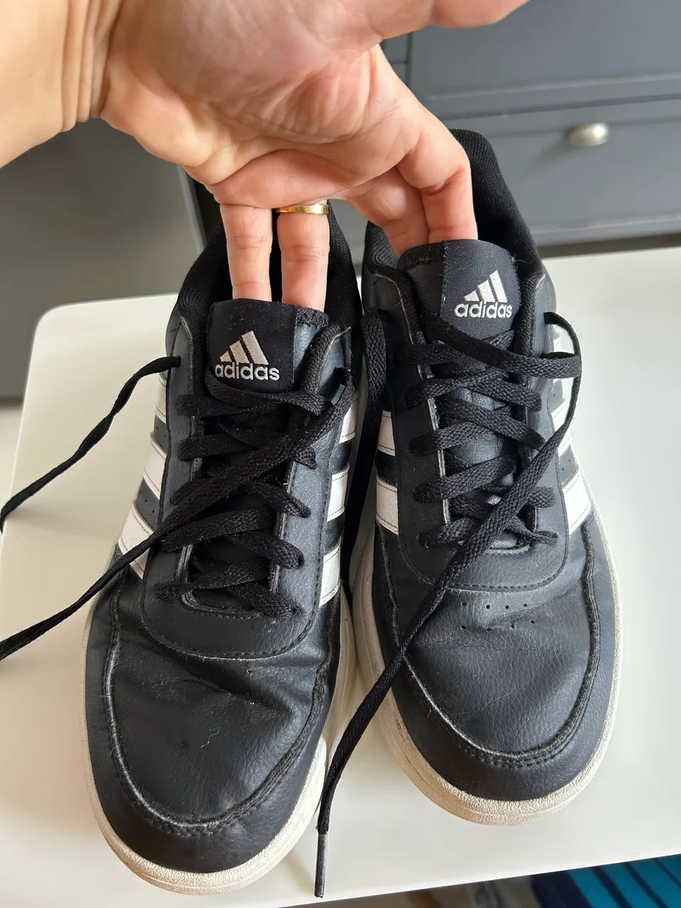 Tênis Adidas Breaknet preto com listras brancas - Foto 2