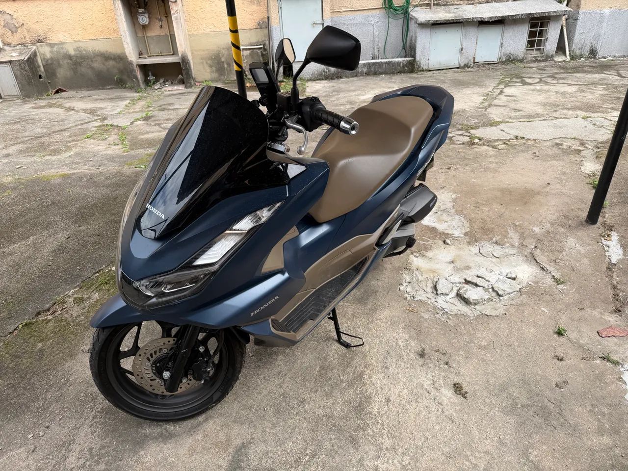 PCX 2024 DLX 
