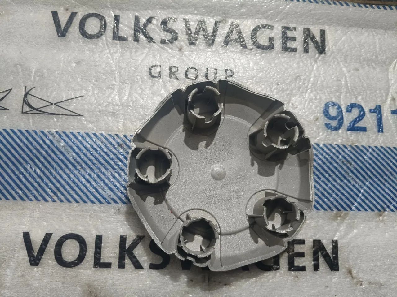 Calota original central da roda de ferro CrossFox vw - Peças para