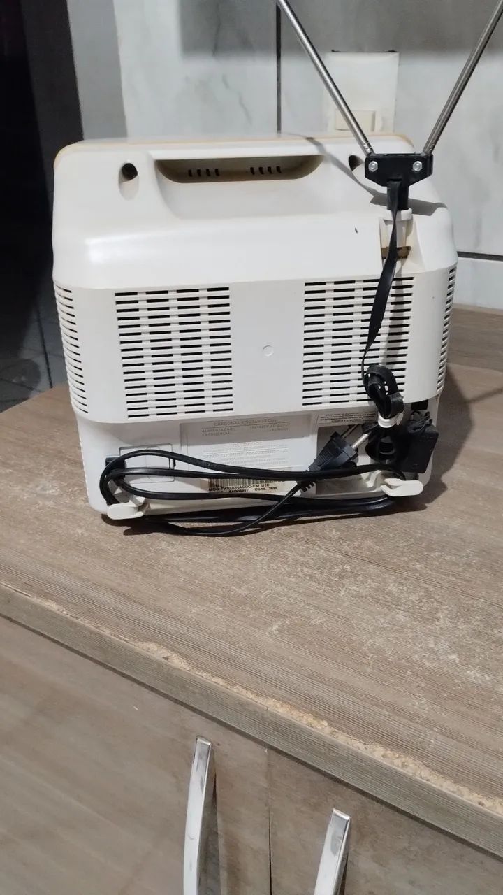 Tv de tubo Semp 10 polegadas com Rádio Fm. - Foto 2