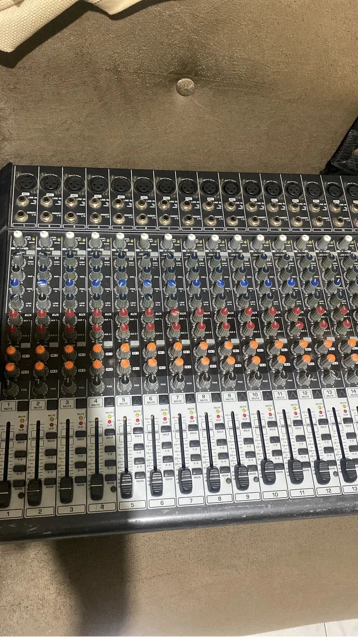 Mesa de som Behringer 32 canais  - Foto 4