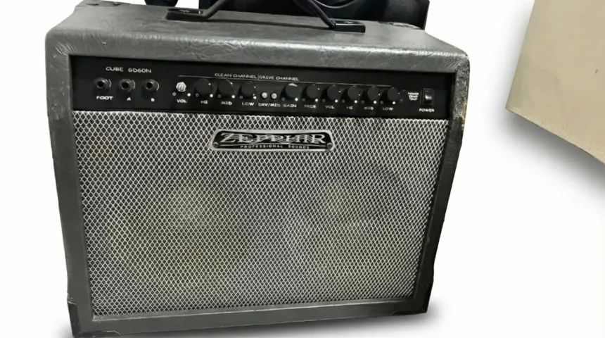 COMBO AMPLIFICADOR NACIONAL COM 60W DE POTÊNCIA (TROCO POR