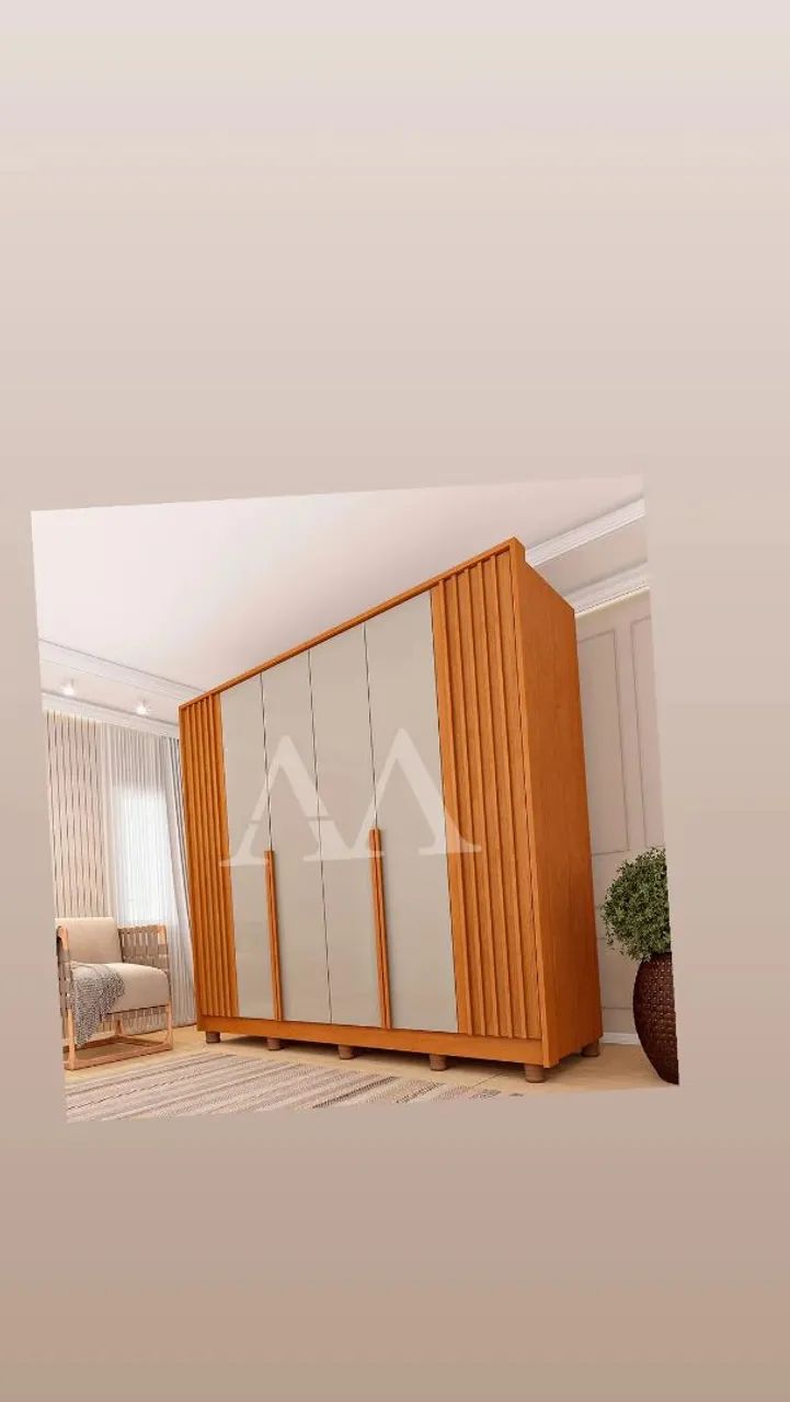 Guarda-roupa espaçoso casal tcil 