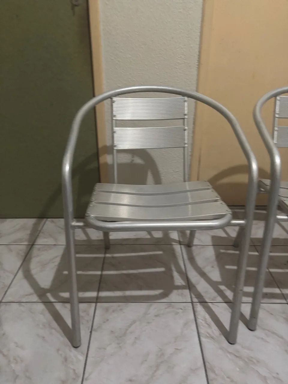 Duas cadeiras alumínio  - Foto 2