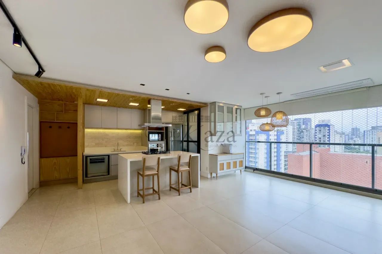 Apartamento - Vila Olímpia - 2 Suítes - 95m².