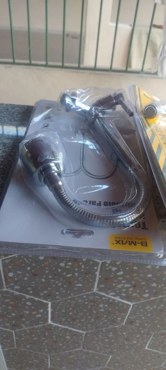 Vendo torneiras de pia resistente - Foto 2