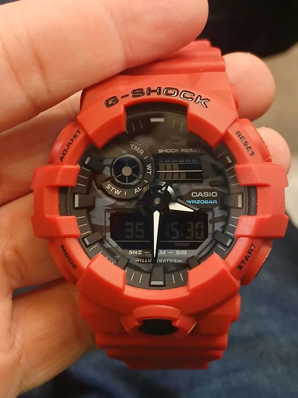 Este é um relógio Casio G-Shock GA-700-4ADR analógico-digital - Foto 4