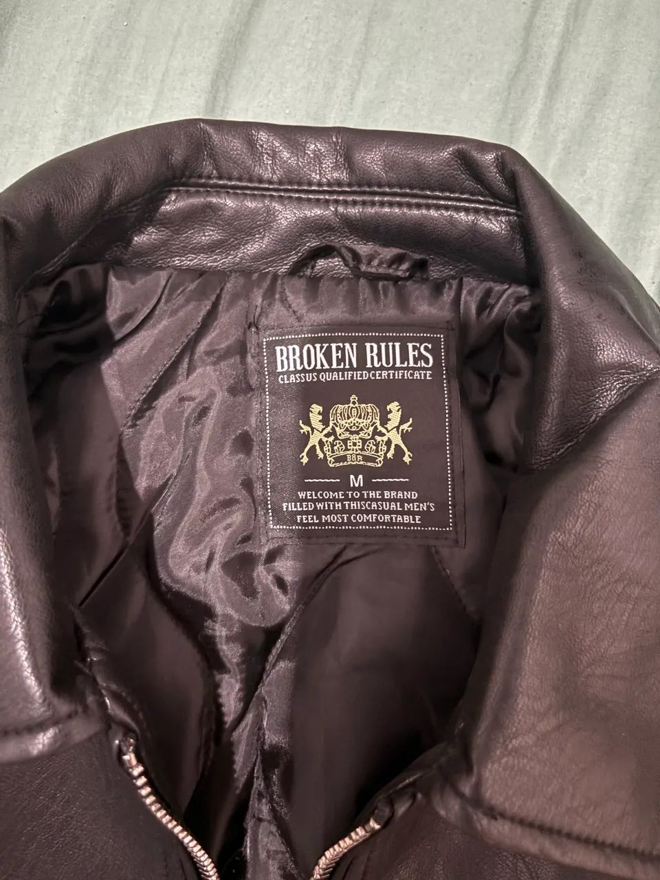 jaqueta de material couro nova da marca Broken Rules  - Foto 4