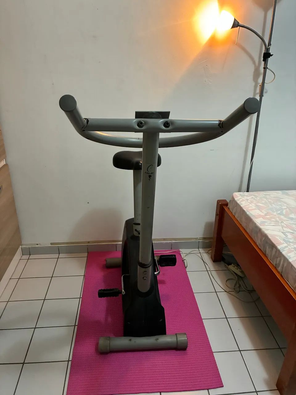 Bicicleta Ergométrica para Exercícios em Casa - Foto 5