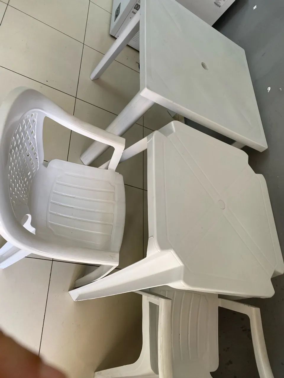 2 mesas de plástico  - Foto 4