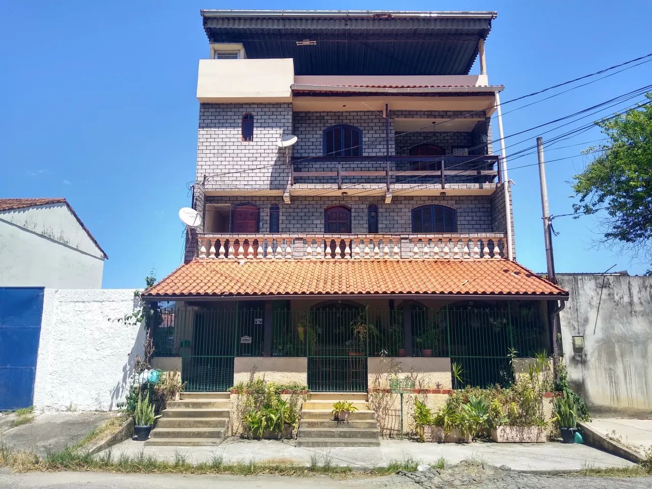 2 Prédios com 5 Imóveis Independentes - Próx. a Est. da Caroba - RGI