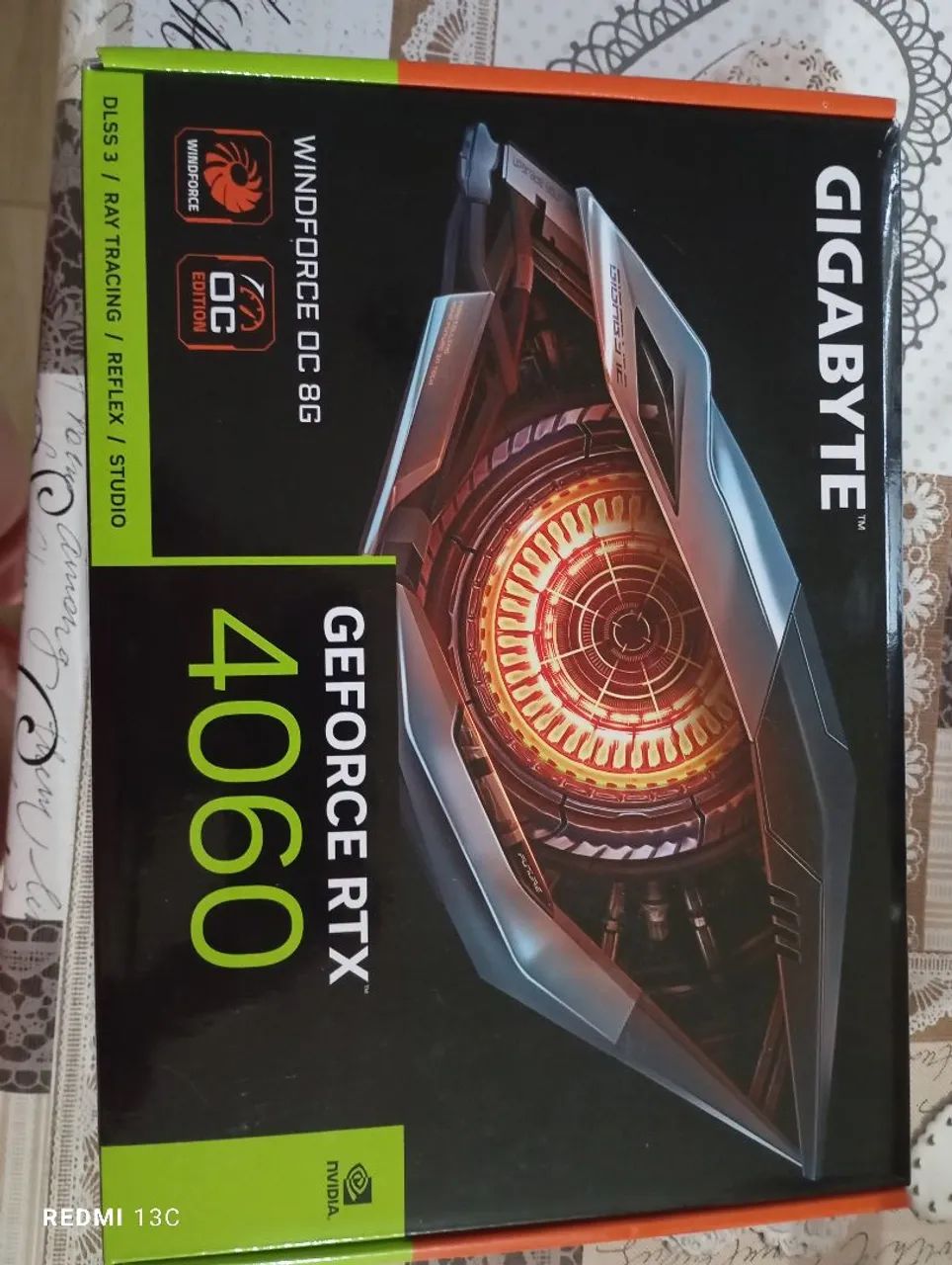 Placa de vídeo Gigabyte GeForce RTX 4060 Windforce OC 8G