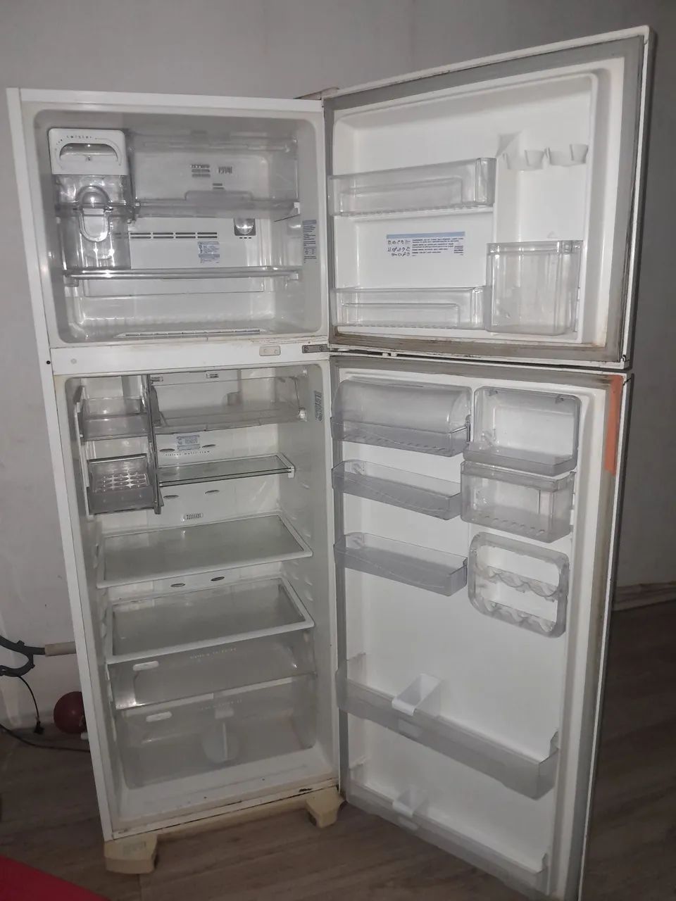 Vendo geladeira 