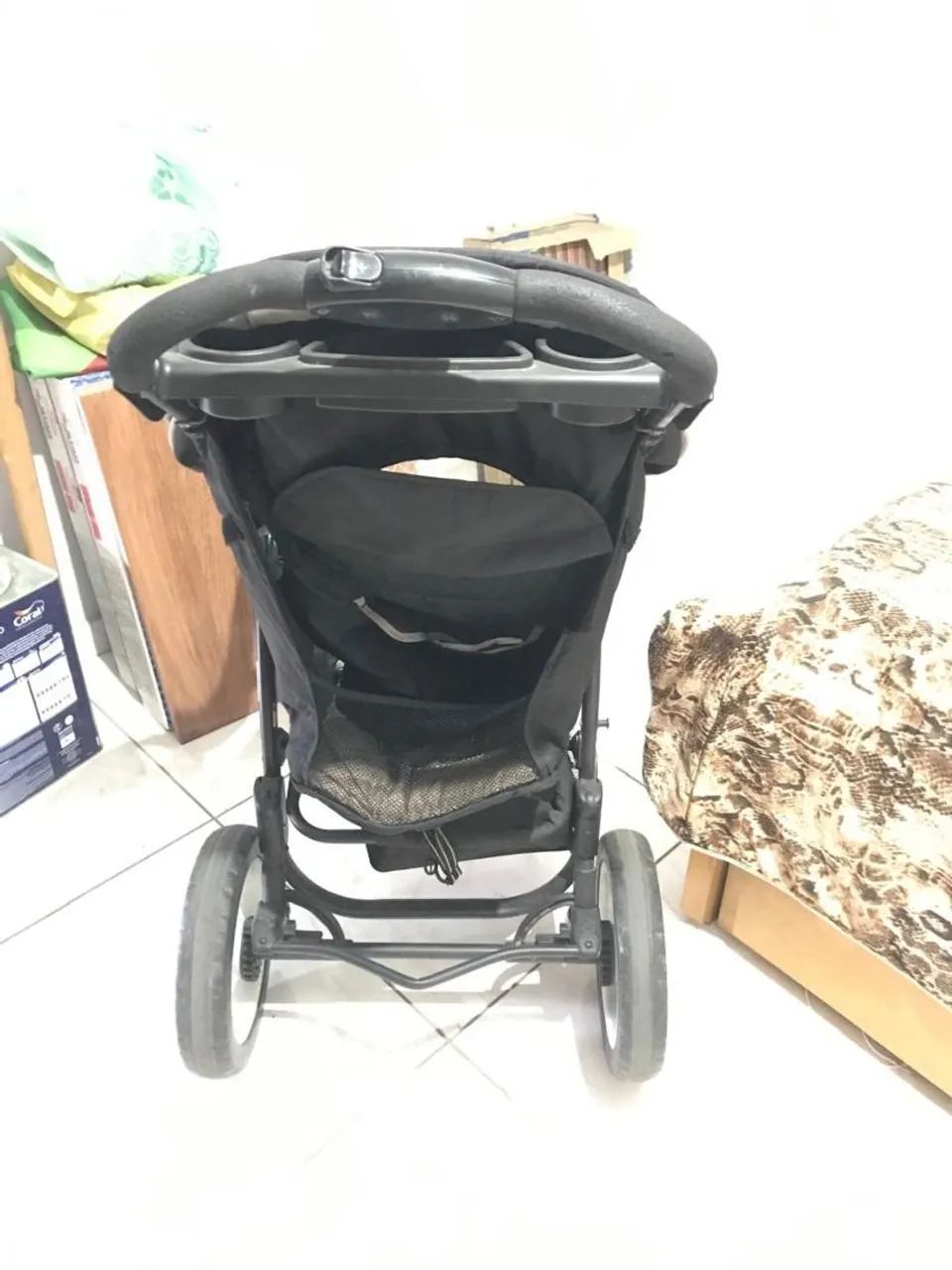Carrinho de bebê sem uso