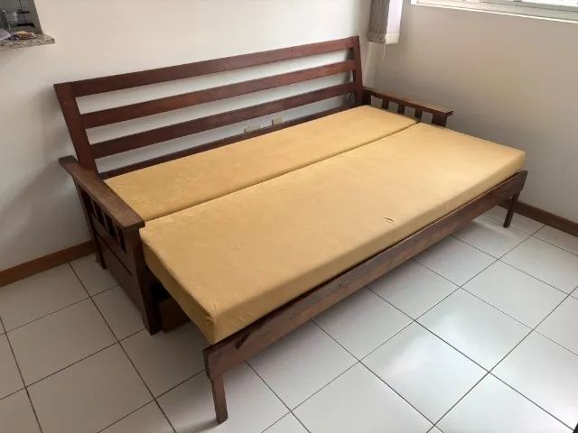 Sofá cama em madeira maciça - Foto 3