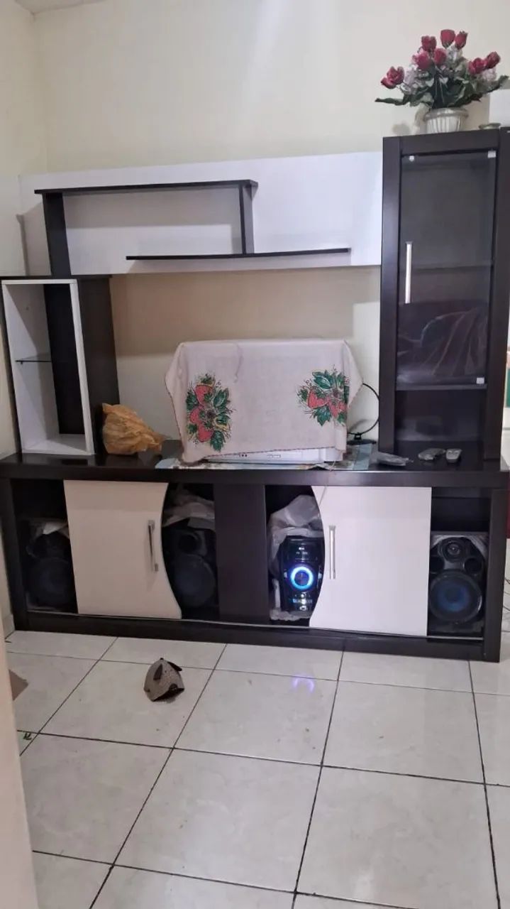 Vendo sofá 2 e 3 lugares,rack,conjunto de cozinha e cama de casal.  - Foto 5