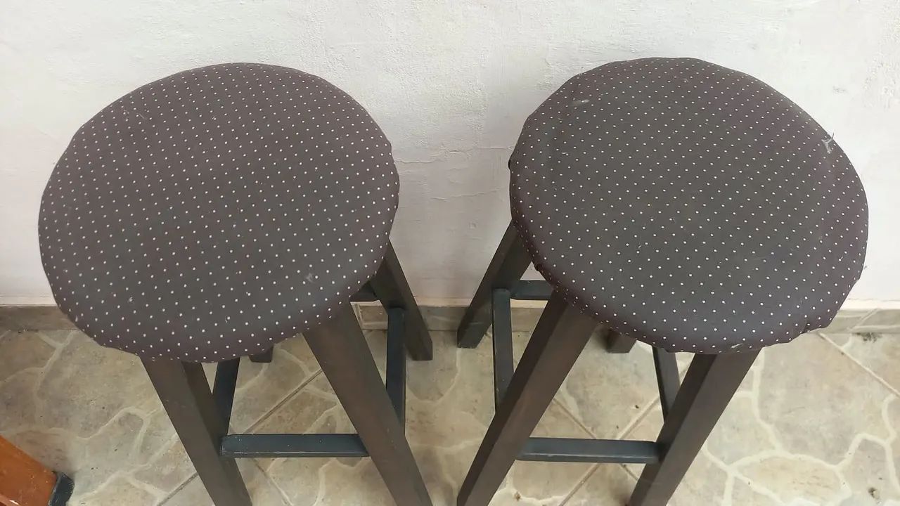 2 bancos de madeira 70cm - Foto 2