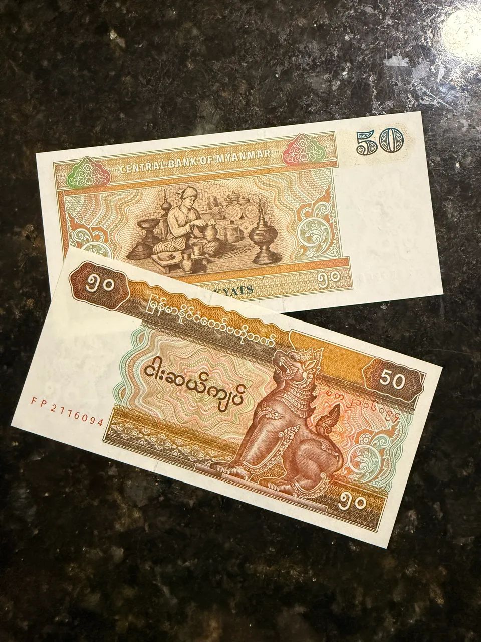 Kit com 3 Cédulas Colecionáveis antigas Ucrânia, Malawi e Myanmar  - Foto 3