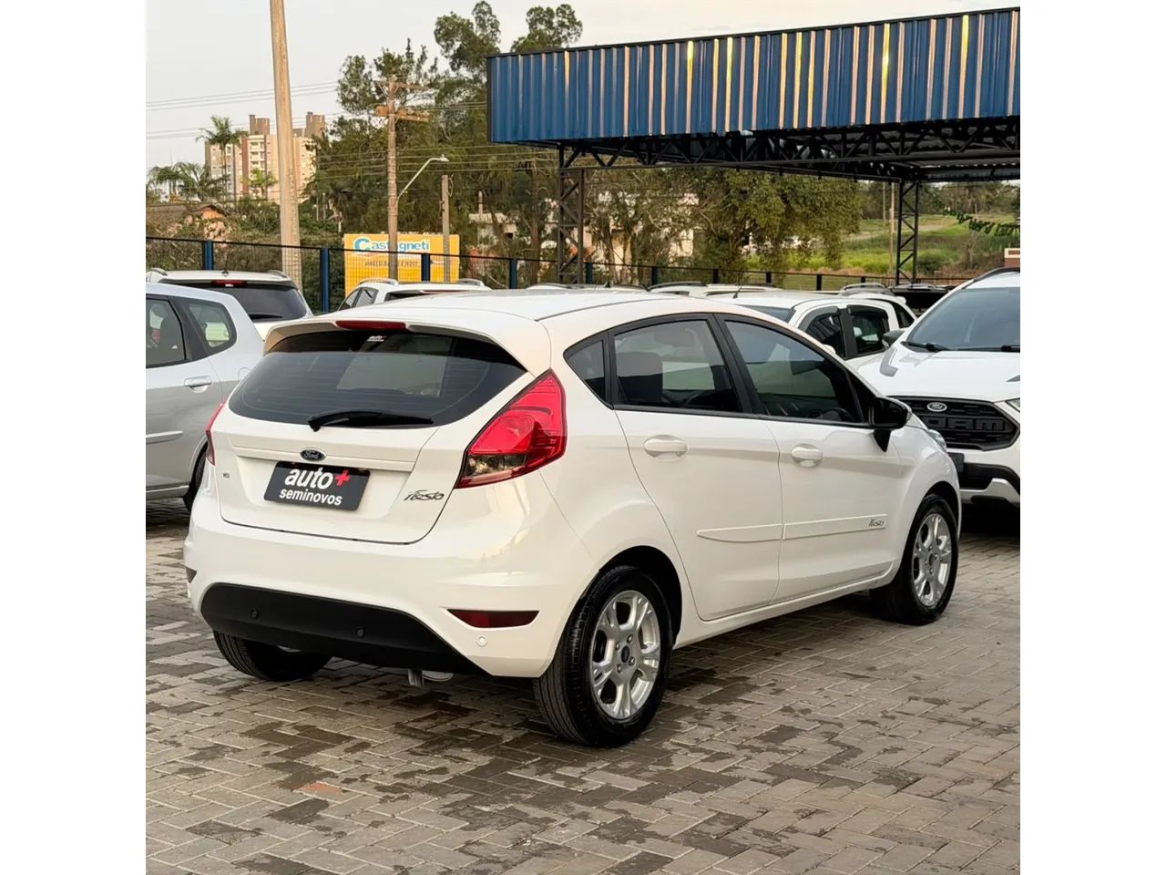 Ford Fiesta 1.6 SE Hatch 16V Flex 4P Powershift 2016 - Foto 2