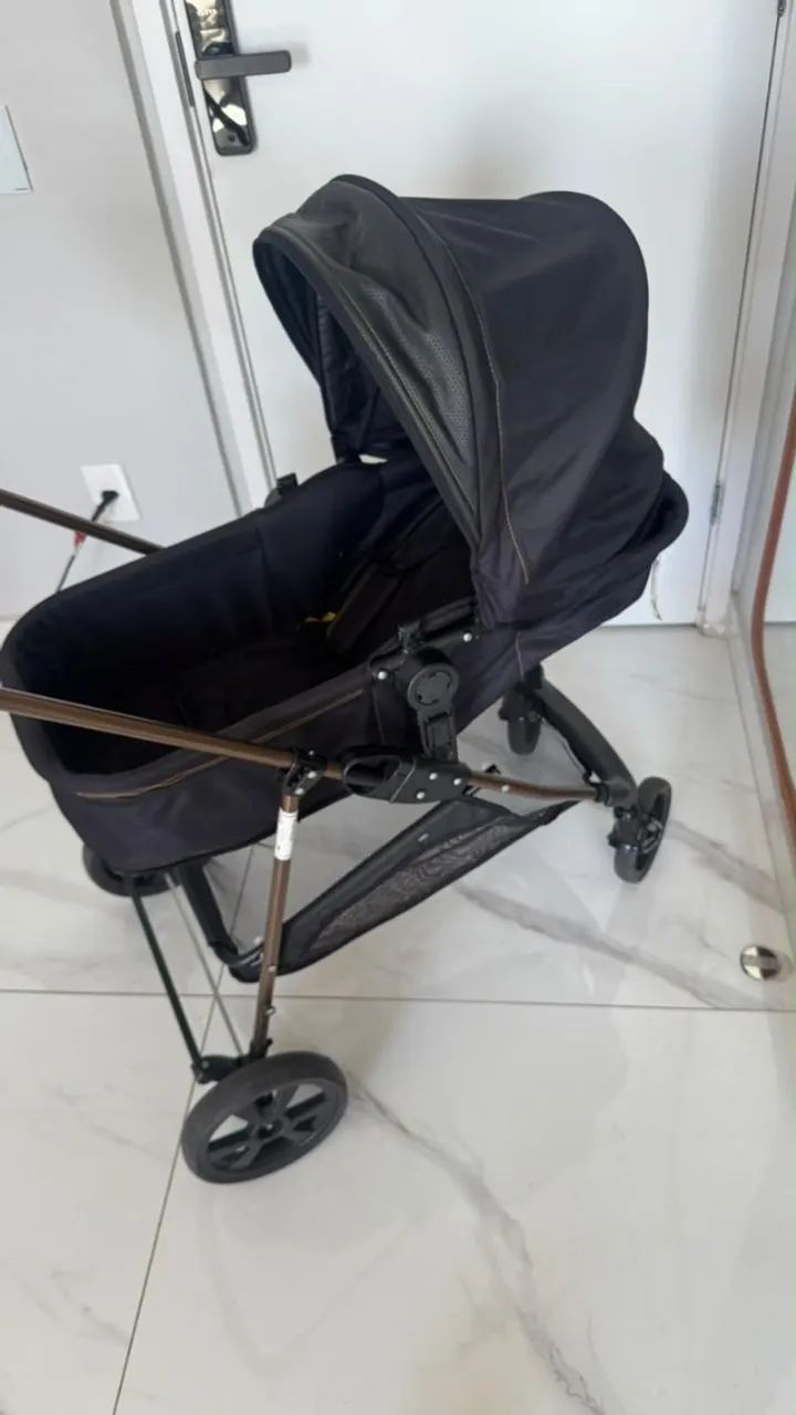 Carrinho de bebê com moises ótimo estado