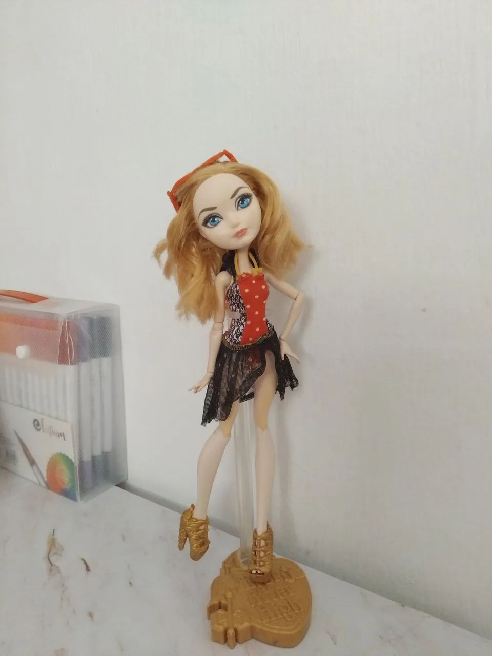Boneca Ever After High Apple White Mirror Beach 