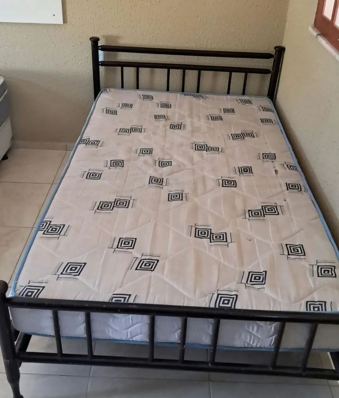 Cama madeira solteirão 