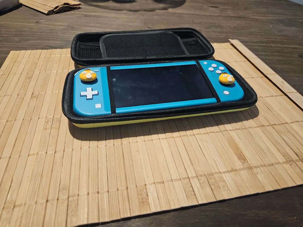 NINTENDO SWITCH LITE USADO