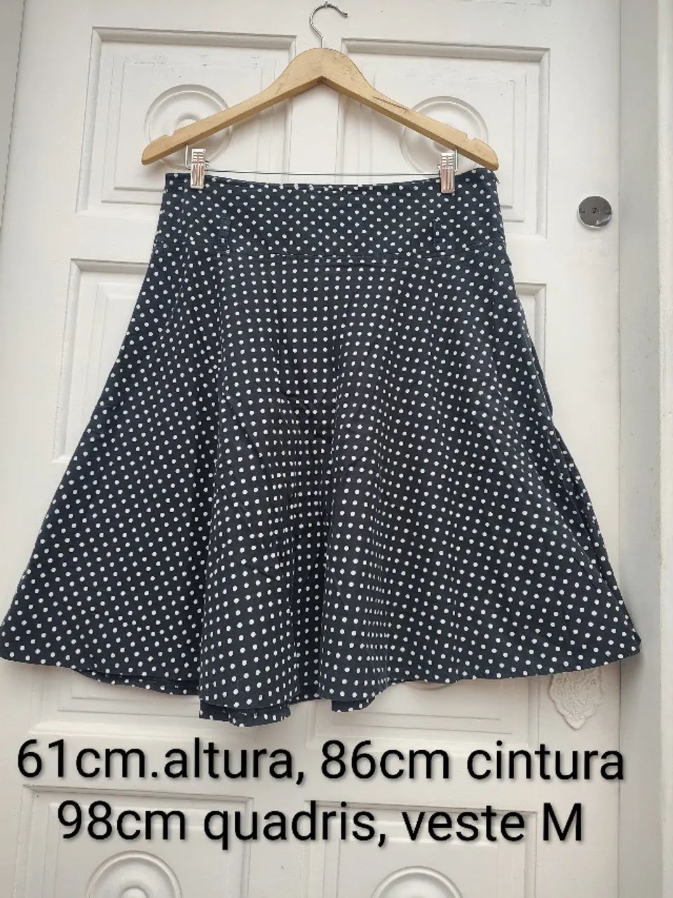Saia poá preto e branco