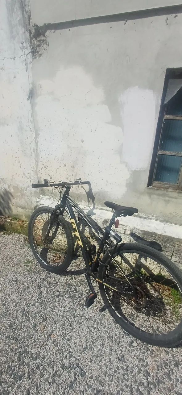 Bicileta GTI aro 29 freio a disco e suspensão hidráulica