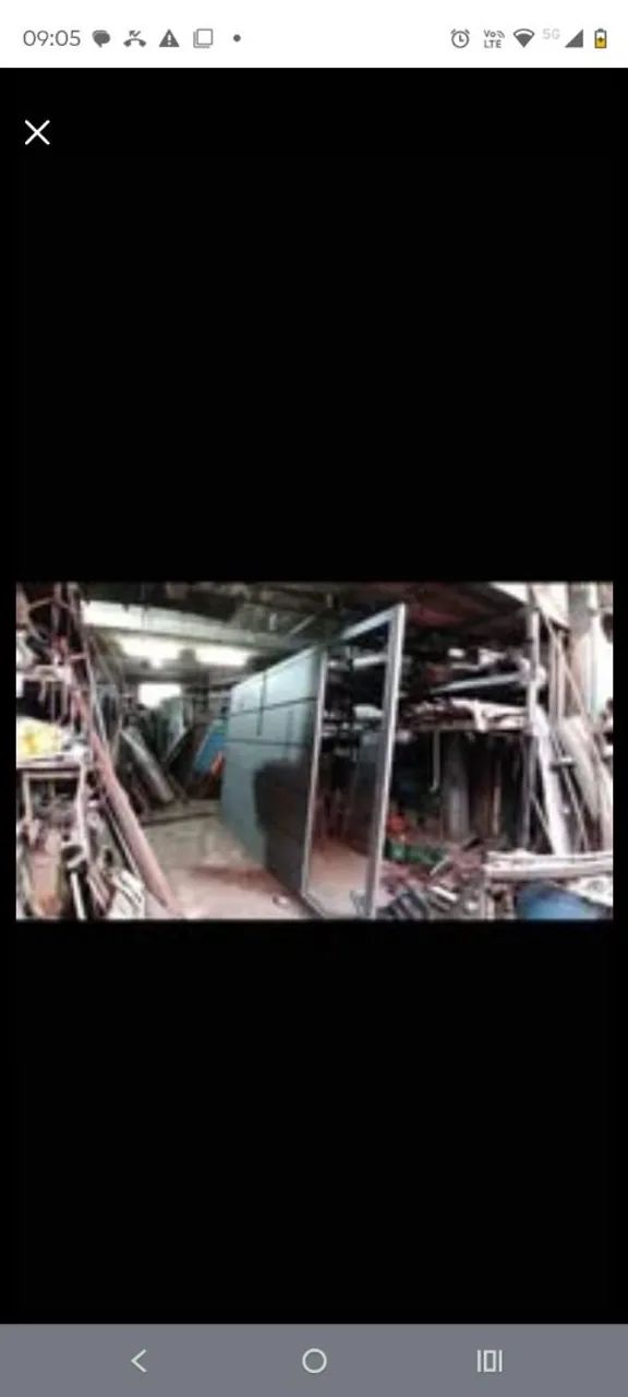 Fundo de serralheria e estruturas metálicas 