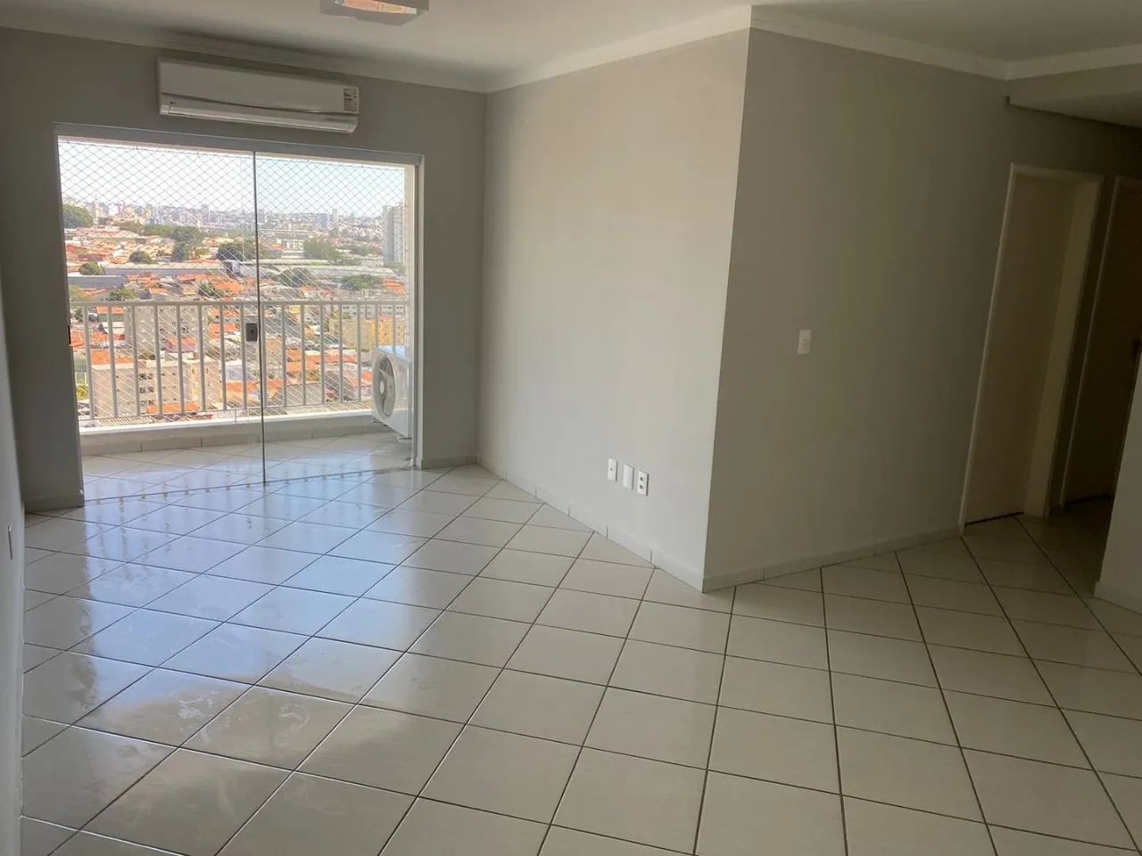 Apartamento no Último Andar com 3 Dormitórios, Suíte e 2 Vagas Cobertas - Foto 3