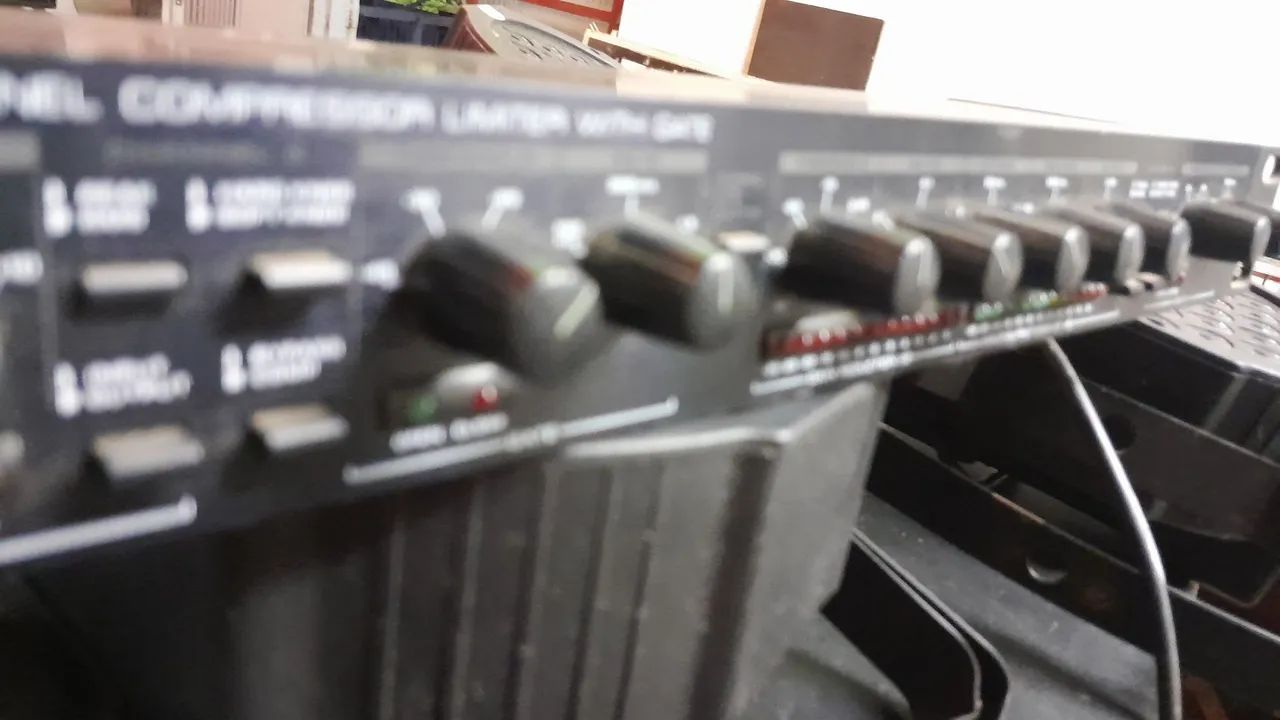 Alesis 3630 Compressor  - Foto 2