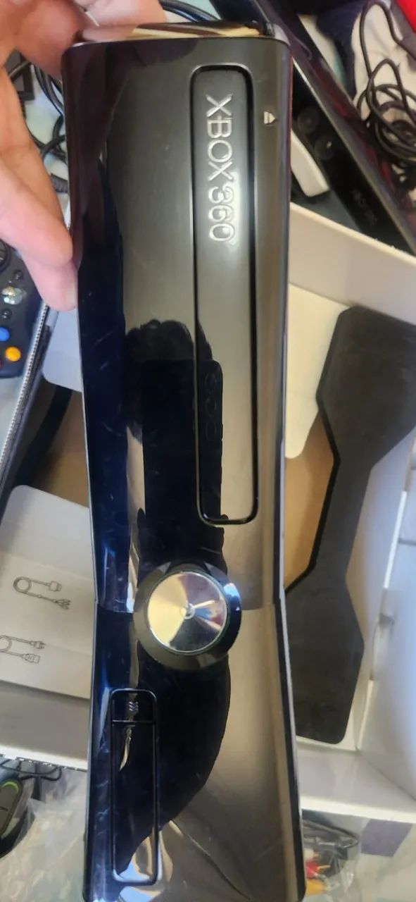 XBOX 360 COM KINECT 250GB DESBLOQUEADO