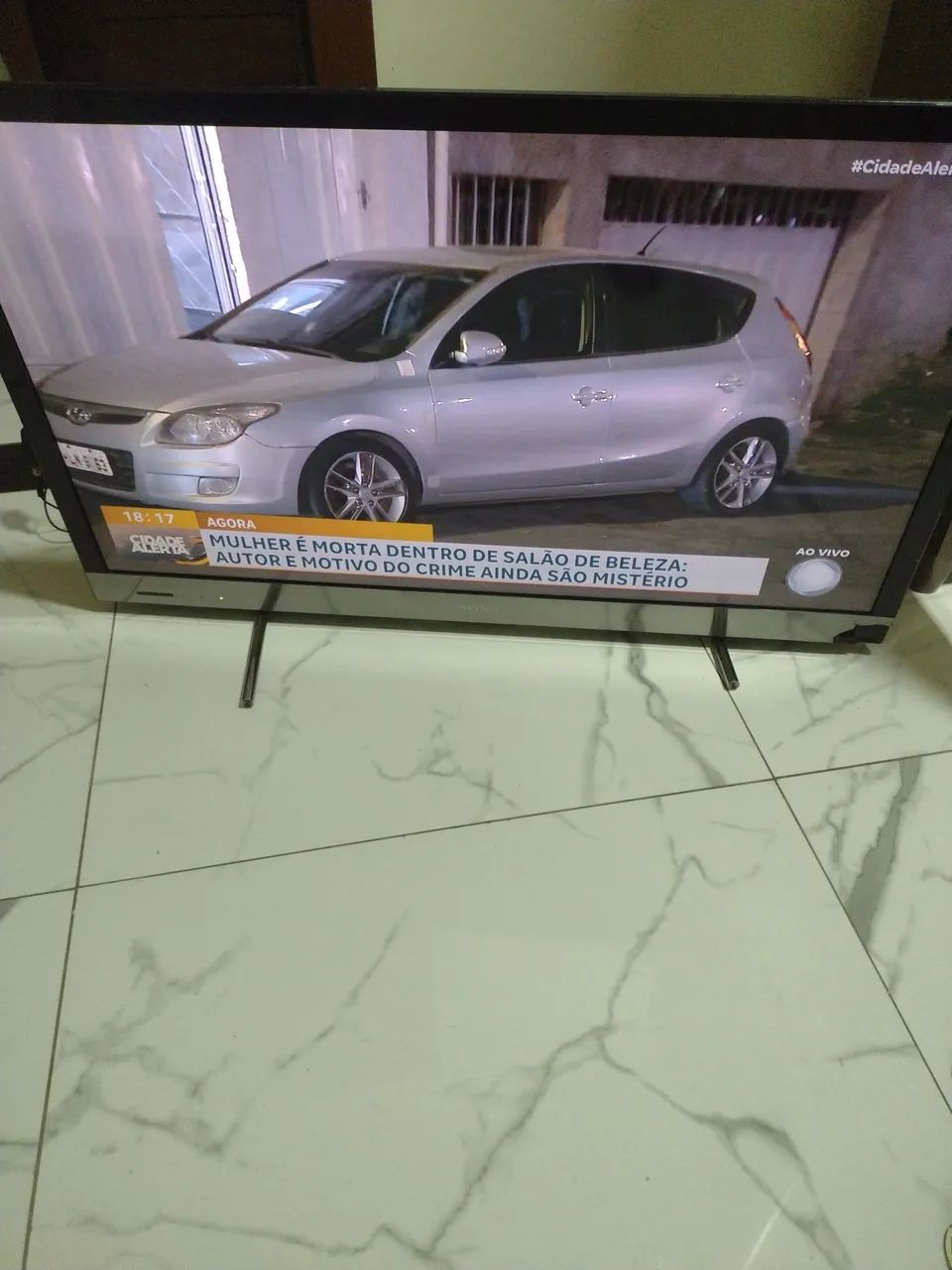 Vende-se uma televisão 42 polegadas marca Sony usada tem o defeito na quina da tv 