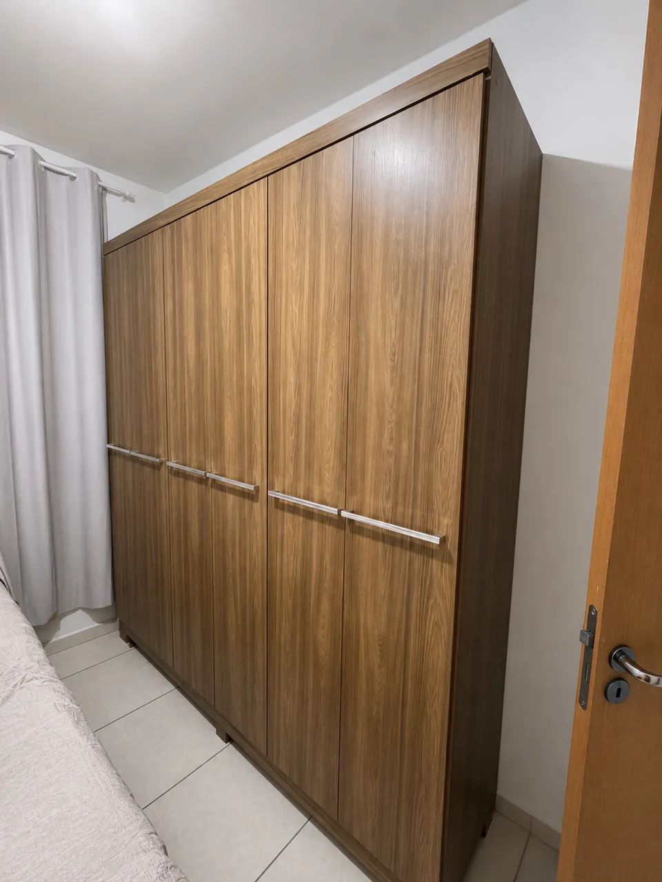 Móveis guarda-roupa 