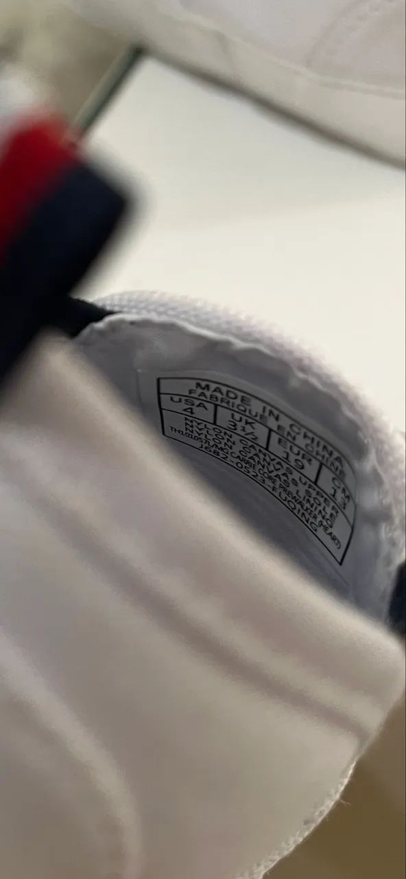 Sapatinho da Tommy Hilfiger de bebê Novo sem uso  - Foto 3