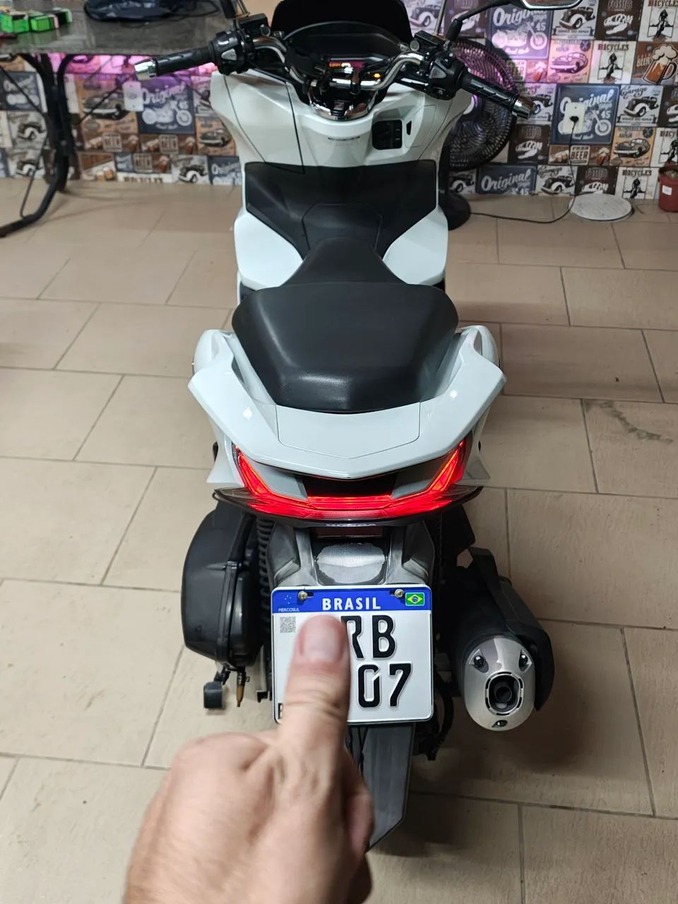 Honda PCX 2023 ABS 160 muito nova doc ok  leia o anuncio  - Foto 2
