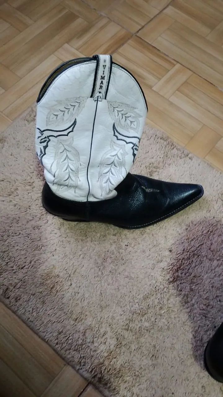 Vendo bota de couro - Foto 2