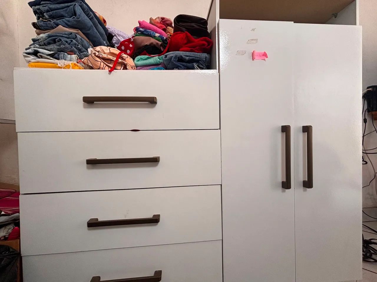 Cômoda Semi-nova