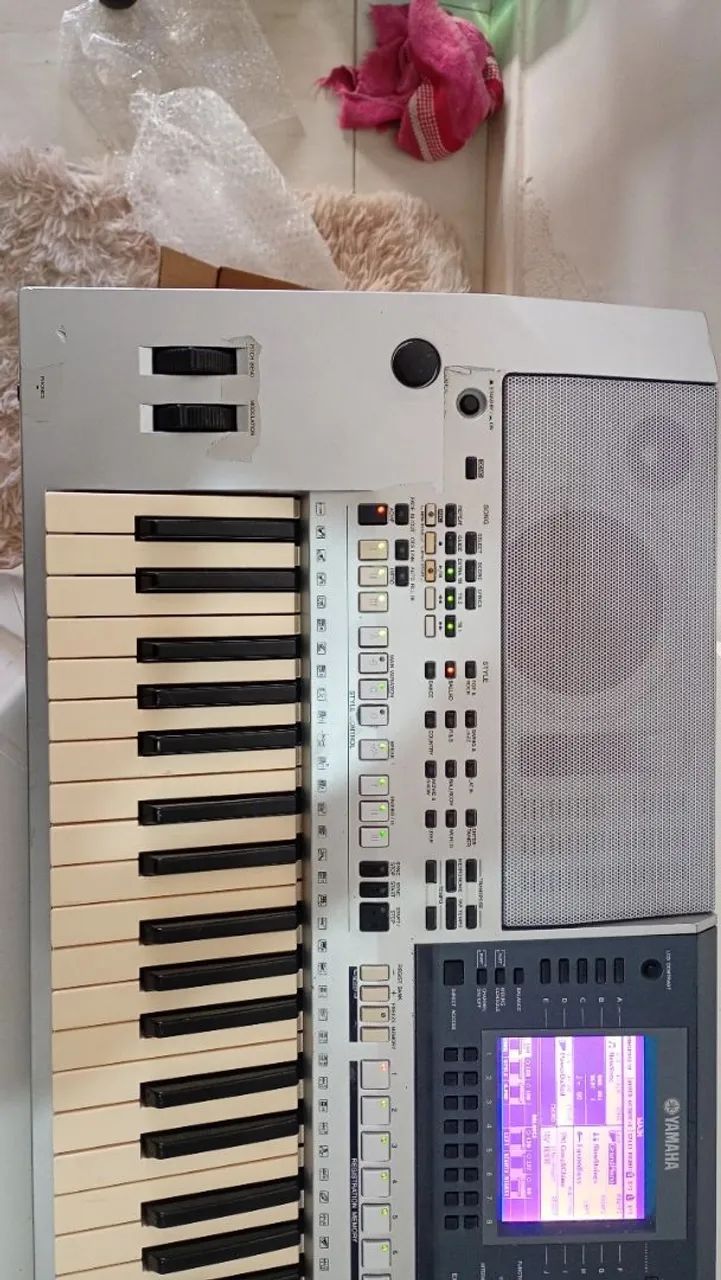 TECLADO YAMAHA PSR - s700  - Foto 3