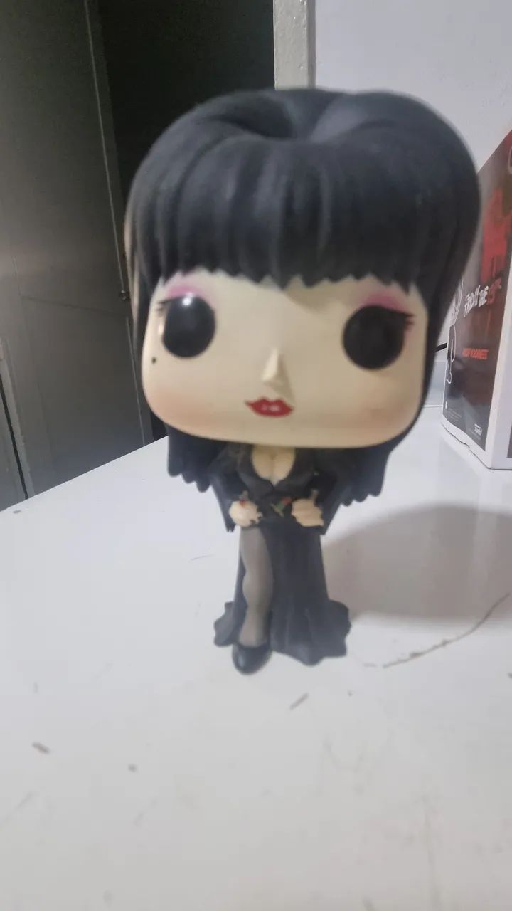 Funko pop Elvira A rainha das trevas