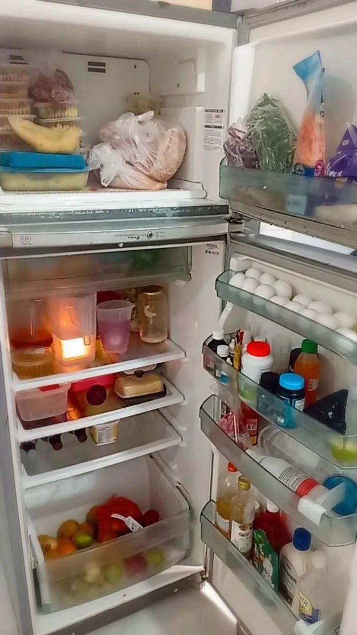 Geladeira, Frost bivolt em otimo estado, refrigera muito bem. - Foto 4