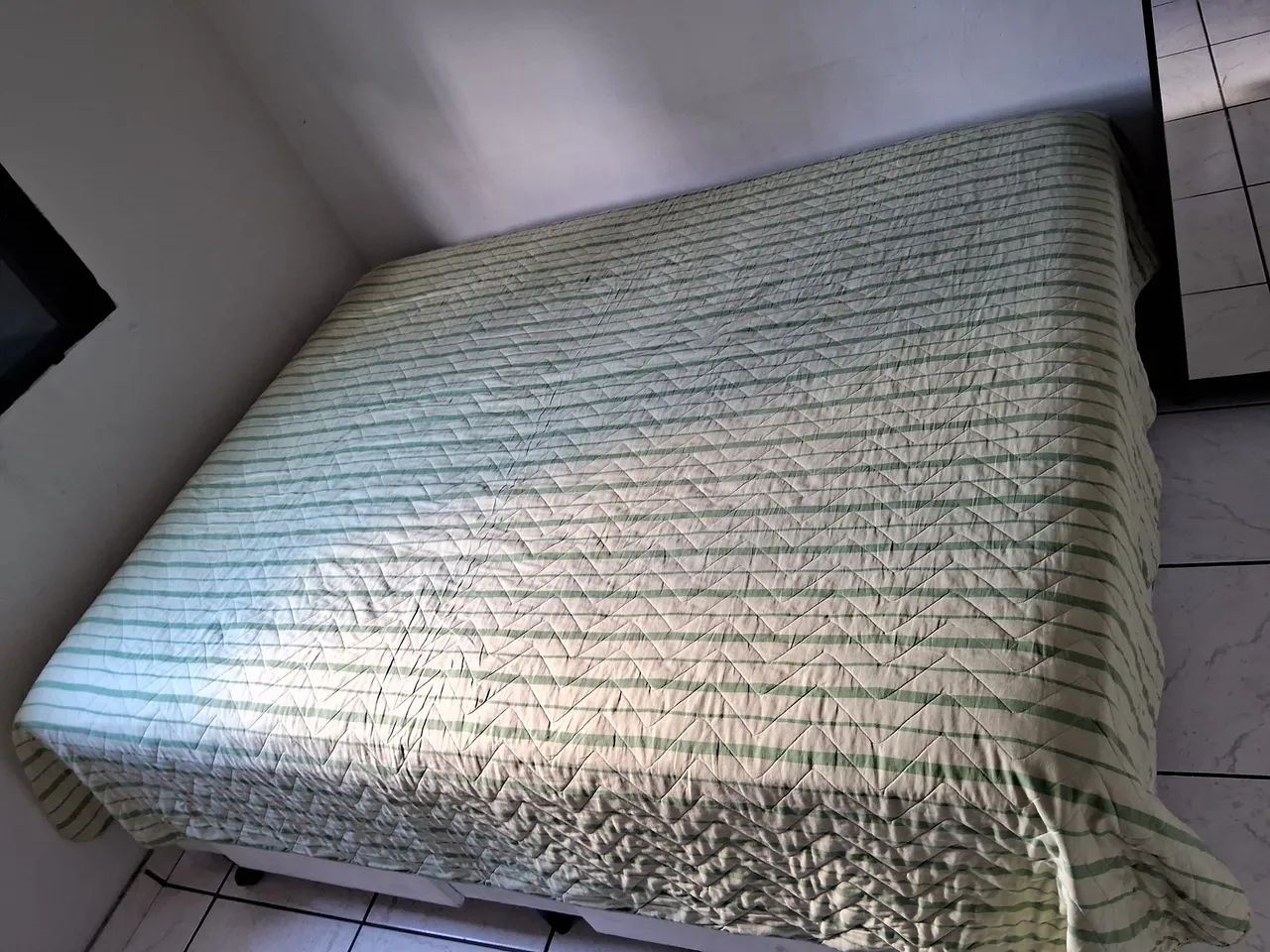 Cama casal queem size 158x198 usado