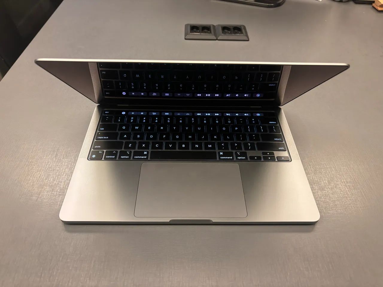 Macbook Pro 2020 13 M1 8gb 256gb SSD C/Caixa - Notebooks - Jardim