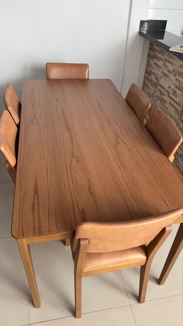 Mesa de jantar + 6 cadeiras