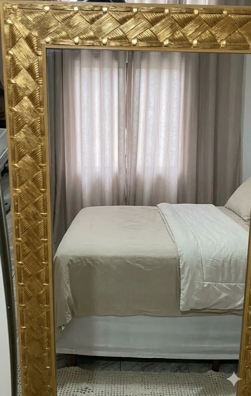 Espelho retangular com moldura.  - Foto 2