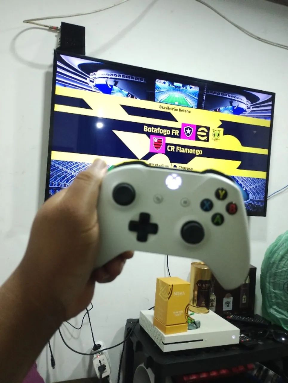 Vídeo game x box one slim white - Foto 2