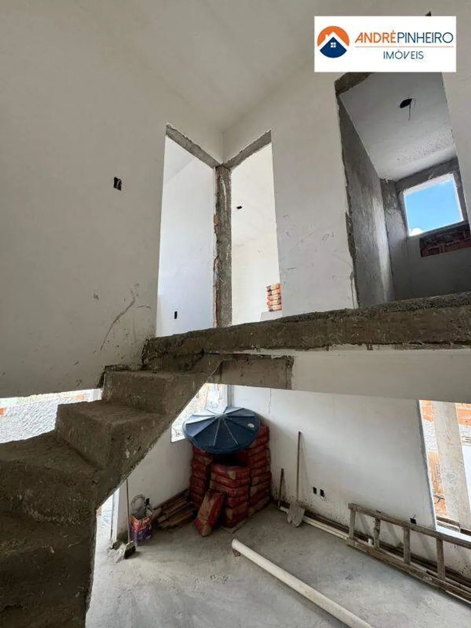 Casa Duplex à Venda com 3 Quartos  Bairro Letícia - Foto 4